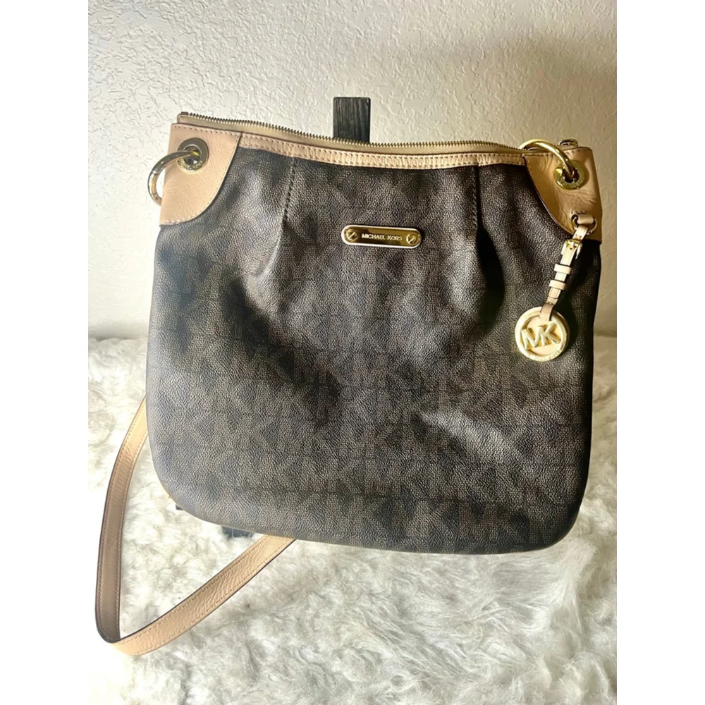Michael kors Bedford Jet Set Brown Convertible Shoulder Bag with Crossbody strap